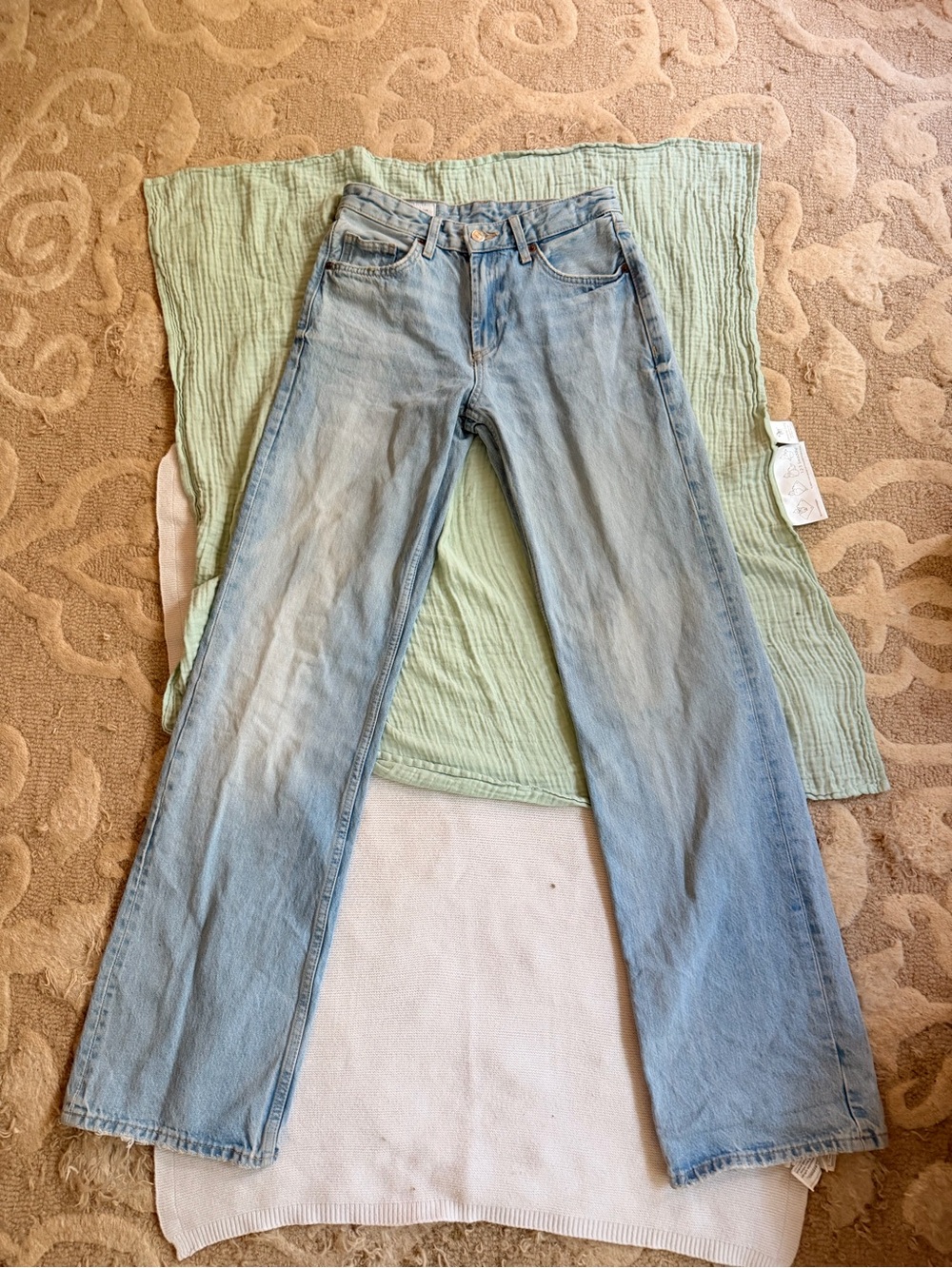 Zara Light Blue Women's Straight-Leg Jeans size 2